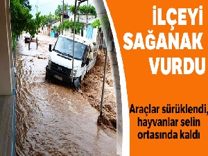 Ödemiş'i sağanak vurdu: Araçlar sürüklendi, tarım alanları sular altında kaldı