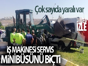 Şanlıurfa'da freni boşalan iş makinesi, öğrenci servis minibüsünü biçti