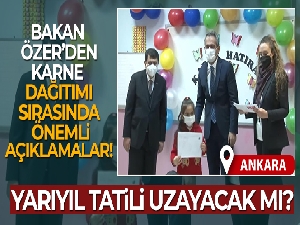 Bakan Özer ilkokul öğrencilerine 1. yarıyıl karnelerini dağıttı