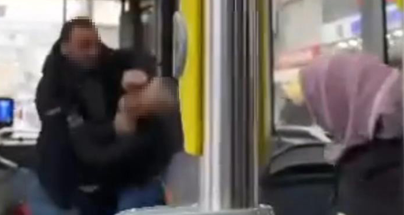 İzmir’de belediye otobüsünde bıçaklama anı kamerada