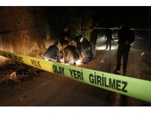 Adana’da Bir Kişi Sokak Ortasında Kafasına Sıkılarak İnfaz Edildi