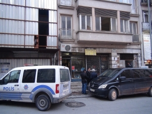 Taksim’de Bir Evi Mesken Tutan Tinerciler Gözaltına Alındı
