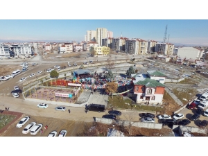 Şehitlerin Adını Taşıyan Gençlik Merkezi Ve Parkın Açılışını Bakan Tüfenkci Yaptı