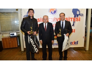 Meü Tenis Turnuvası’nda Ödüller Sahiplerini Buldu