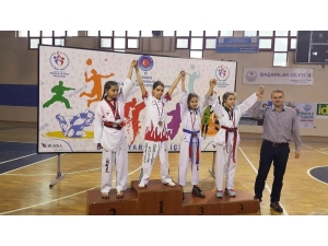 Osmangazi’li Taekwondocularun Büyük Başarısı