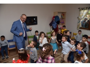 Başkan Ergün’den Çocuklara Yarıyıl Hediyesi