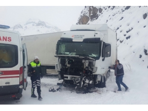 Eleşkirt’te Trafik Kazası: 1 Yaralı