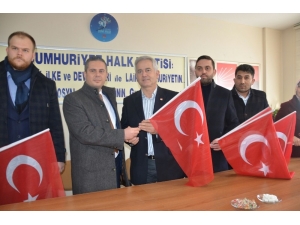 Ak Parti Çanakkale Merkez İlçe Başkanlığından ’Zeytindalı Harekatı’na Türk Bayraklı Destek