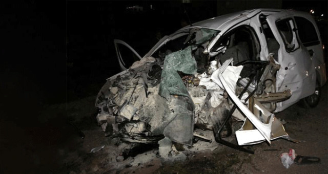 Katliam Gibi Kaza! İki Otomobil Hurdaya Döndü: 6 Ölü, 5 Yaralı