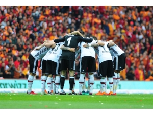 Spor Toto Süper Lig: Galatasaray: 0 - Beşiktaş: 0 (Maç Devam Ediyor)
