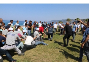 Antalyalı İşçiler 1 Mayıs’ta Gelen Yüzde 5’lik Zam Haberini Halat Çekerek Kutladı