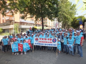 Aydın Tes-iş 300 İşçiyle İzmir Gündoğdu’ya Çıkartma Yaptı