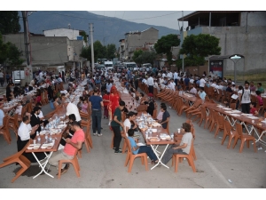 Yunusemre İftar Sofrasını Spil’de Kurdu