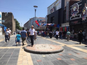 Kayseri’de Kaldırılan Kadın Heykeli Tartışması Büyüyor