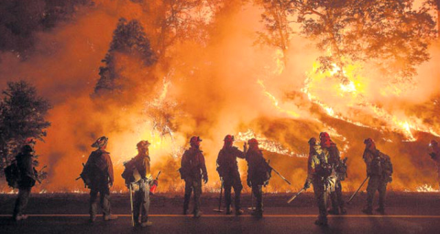 California'yı Saran Orman Yangınları Giderek Büyüyor