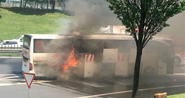 İstanbul'da Korku Dolu Anlar! Yolcu Otobüsünde Yangın Çıktı