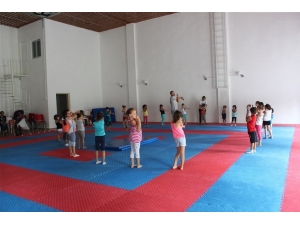 Tekirdağlı Öğrenciler Tatillerini Cimnastik Yaz Okulunda Geçiriyor