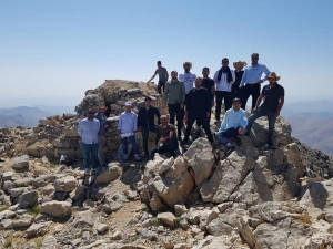 Kozluk’taki Eğitimciler Mereto Dağına Tırmandı