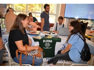 Uludağ Üniversitesi Başarılı Öğrenciye Kucak Açtı