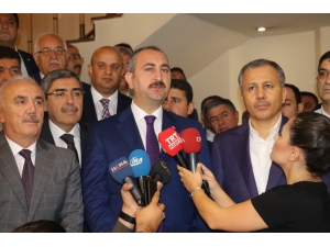 Adalet Bakanı Gül, Gaziantep’te Sanayici Ve İş Adamları Bir Araya Geldi