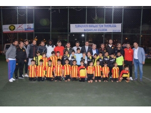 Aliağa 3. Geleneksel Gençlik Turnuvası Atatürk Kupası Başladı