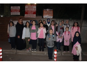 Çocukları İki Yılda İkinci Defa Okul Değiştiren Veliler Ücretsiz Servis Talep Etti