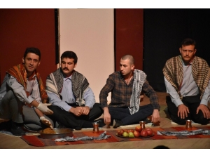 Nusaybin’de Gençler Tiyatro Sahnesinde Buluştu