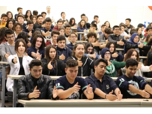 150 Öğrenci Aynı Anda Hipnoz Oldu