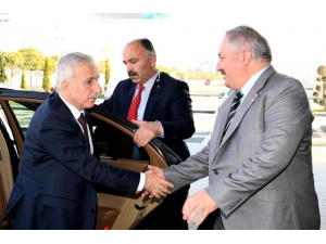 Vali Kamçı’dan Kayseri Osb Yönetim Kurulu Başkanı Nursaçan’a Veda Ziyaretinde Bulundu