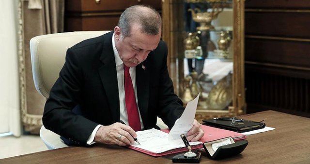 Cumhurbaşkanı Erdoğan, Devlet Memurlarına Ödenecek Zam Ve Tazminatlara Yönelik Karara İmzayı Attı