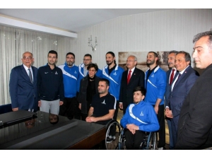Kılıçdaroğlu, İzmir’den Madalya Sözü Aldı