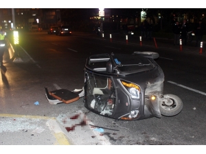 Şişli’de Otomobil İle Elektrikli Araç Çarpıştı: 1’i Ağır 2 Yaralı