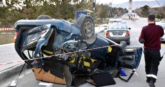 Üniversite Kampüsünde Yarış Yapan İki Araç Dehşet Saçtı! 1 Öldü, 3 Yaralı