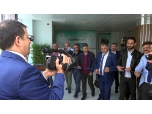 Gazeteciler Açılış Yaptı Belediye Başkanı Kamerayla Görüntüledi