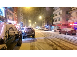 Ardahan’da Kar Yağışı Kenti Beyaza Bürüdü