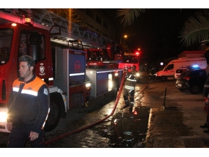 İzmir’de Korkutan İş Yeri Yangını