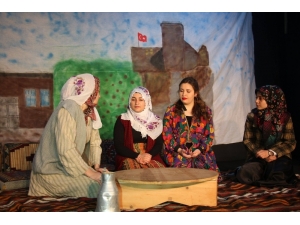 Küçük Sahne Tiyatrosu Atatürk İlkokulunda Yaşayacak