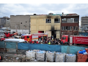 Ankara’da İskitler’de Kağıt Toplayan Afganların Kaldığı Metruk Binada Çıkan Yangında En Az 6 Kişi Hayatını Kaybetti.