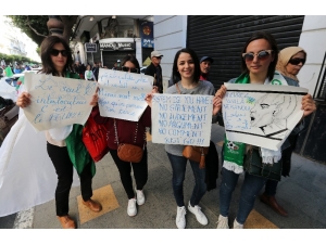 Cezayir’de En Büyük Buteflika Karşıtı Eylem