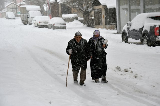 Etkili Olan Kar Yağışı Doğu Anadolu'ya Yeniden Gelinlik Giydirdi