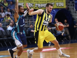 Fenerbahçe Beko Seride 1-0 Öne Geçti