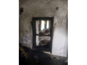 Cinayet Şüphelisinin Evi Yakıldı