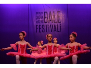 18 Okulda 50 Gösteriyle Bale Festivali