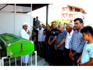 Otomobilin Çarptığı Küçük Çocuk Hayatını Kaybetti
