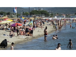Bayram Bitti, Kuzey Ege’de Yoğunluk Devam Ediyor