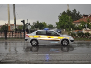 Şuhut’ta Şiddetli Yağış Ve Dolu Etkili Oldu