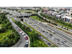 Bayram Tatili Sonrası Oluşan Trafik Yoğunluğu Havadan Görüntülendi