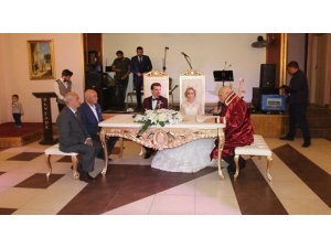 Başkan Pekmezci, Ali Ve Hanife Çiftinin Nikahını Kıydı