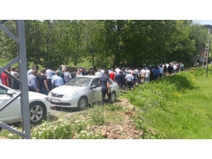 Silahlı Saldırıda Hayatlarını Kaybeden Amca Ve Yeğenleri Toprağa Verildi