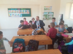 Altıntaş’ta Köy Okullarına Ziyaret